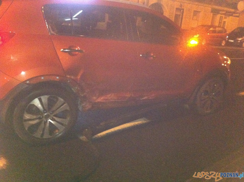 Wypadek na ul. Głównej Foto: Pomoc Drogowa EuroHol Wypadek na ul. Głównej Foto: Pomoc Drogowa EuroHol