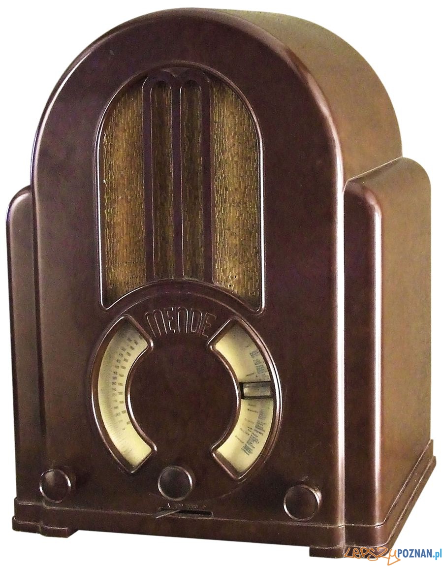 Radioodbiornik Mende 180 W (1932-33) z kolekcji Jacka Bochińskiego Foto: Muzeum Narodowe w Poznaniu Radioodbiornik Mende 180 W (1932-33) z kolekcji Jacka Bochińskiego Foto: Muzeum Narodowe w Poznaniu