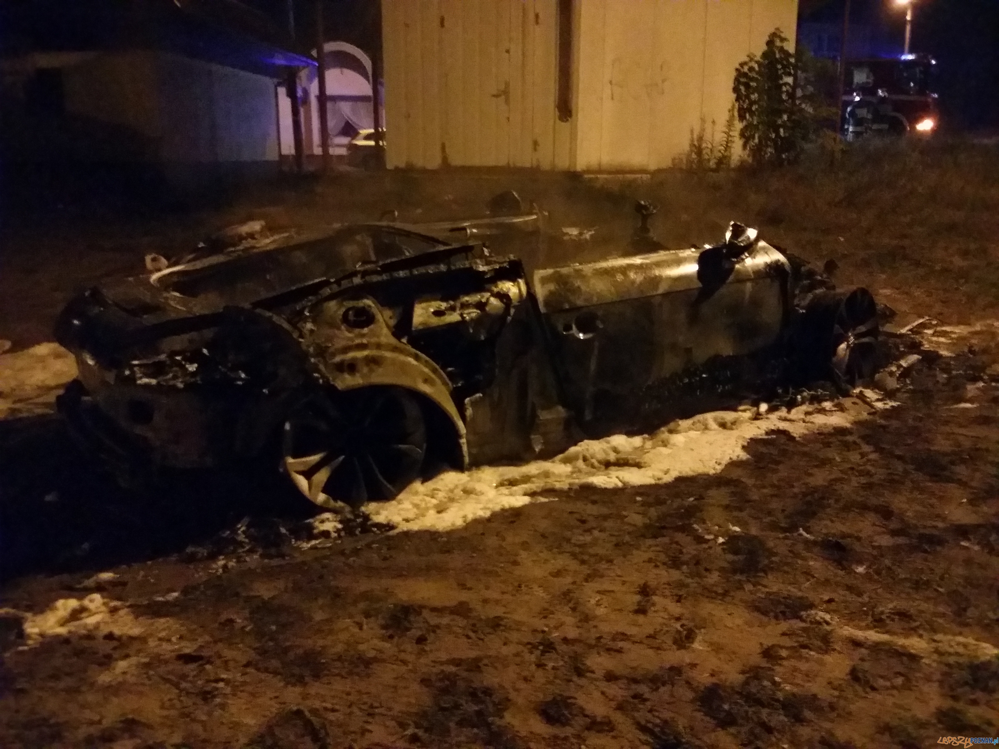 Płonący samochód Foto: lepszyPOZNAN.pl / tab Płonący samochód Foto: lepszyPOZNAN.pl / tab