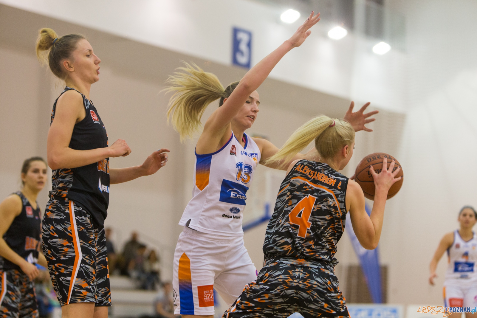 ENEA AZS Poznań - UKS Basket SMS Aleksandrów Łódzki Foto: lepszyPOZNAN.pl / Piotr Rychter ENEA AZS Poznań - UKS Basket SMS Aleksandrów Łódzki Foto: lepszyPOZNAN.pl / Piotr Rychter