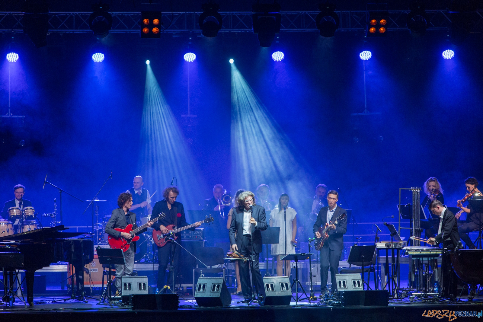 Zbigniew Wodecki i Mitch & Mitch - 1976 A Space Odyssey Foto: lepszyPOZNAN.pl / Piotr Rychter Zbigniew Wodecki i Mitch & Mitch - 1976 A Space Odyssey Foto: lepszyPOZNAN.pl / Piotr Rychter