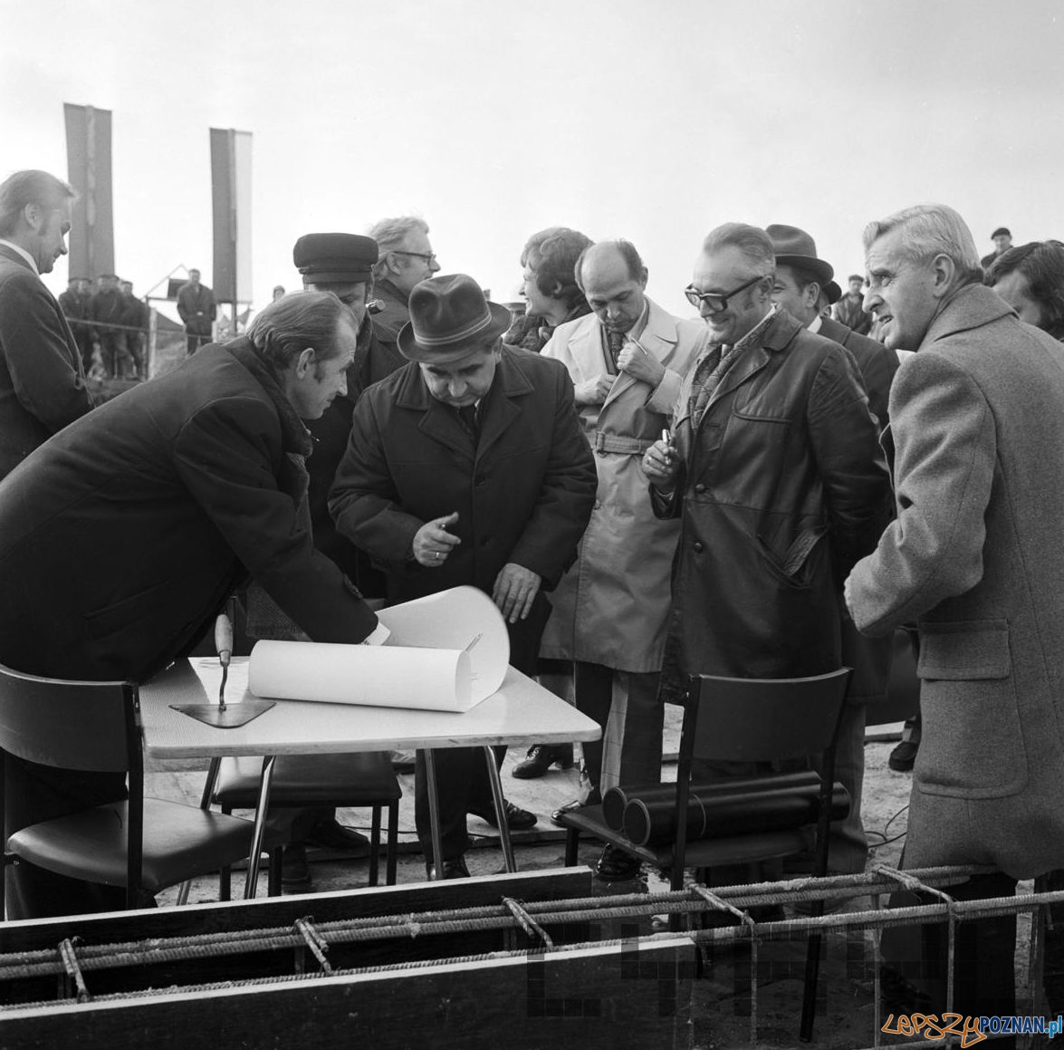 Wmurowanie aktu erekcyjnego - Osiedle Kopernika 4.11.1974 Foto: Stanisław Wiktor / Cyryl Wmurowanie aktu erekcyjnego - Osiedle Kopernika 4.11.1974 Foto: Stanisław Wiktor / Cyryl