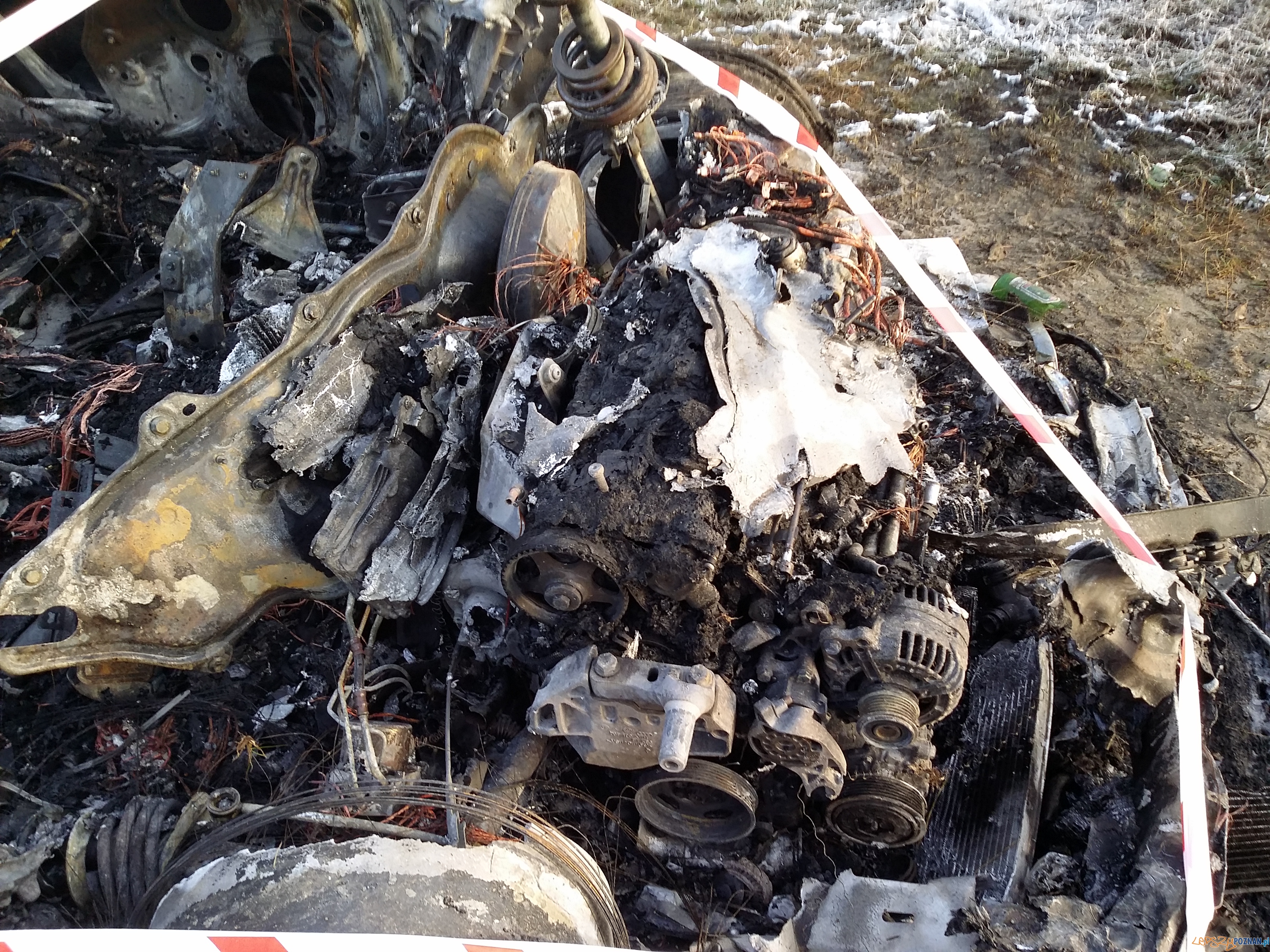 Płonący samochód Foto: lepszyPOZNAN.pl / tab Płonący samochód Foto: lepszyPOZNAN.pl / tab