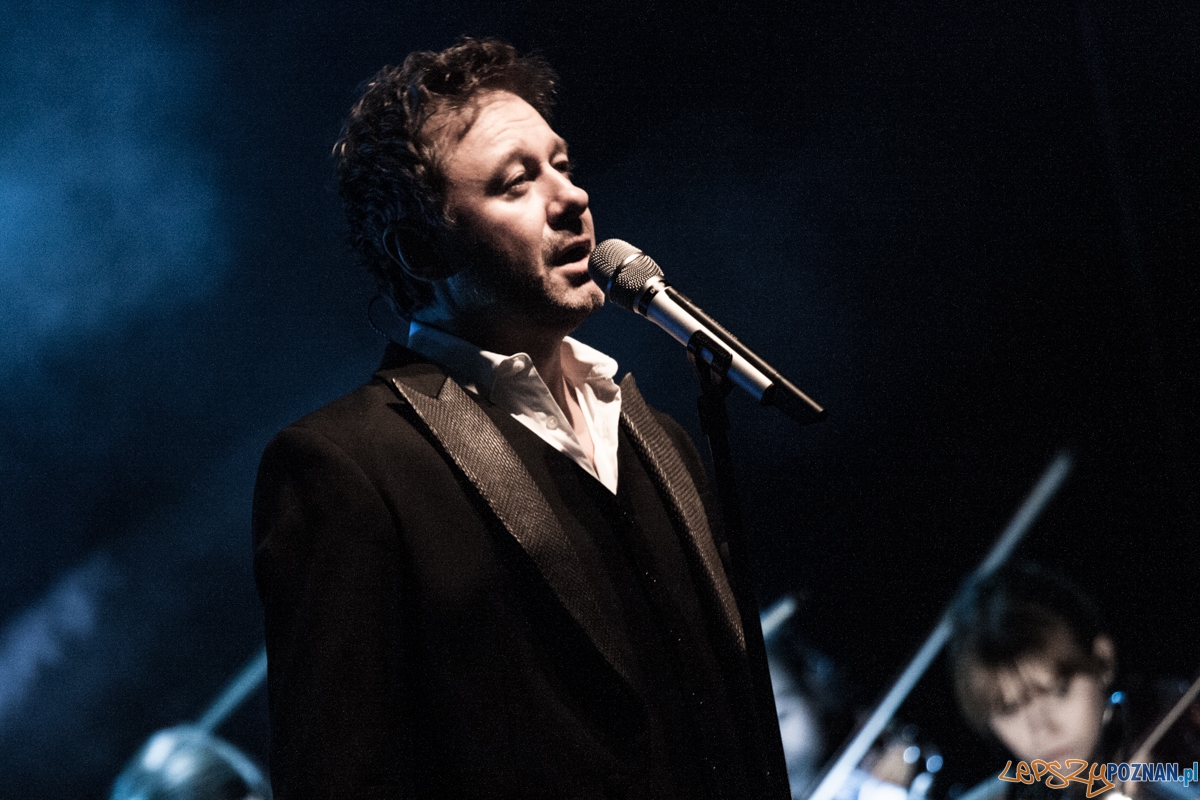 Andrzej Piaseczny (23.11.2015) Teatr Wielki, Poznań Foto: © lepszyPOZNAN.pl / Karolina Kiraga Andrzej Piaseczny (23.11.2015) Teatr Wielki, Poznań Foto: © lepszyPOZNAN.pl / Karolina Kiraga