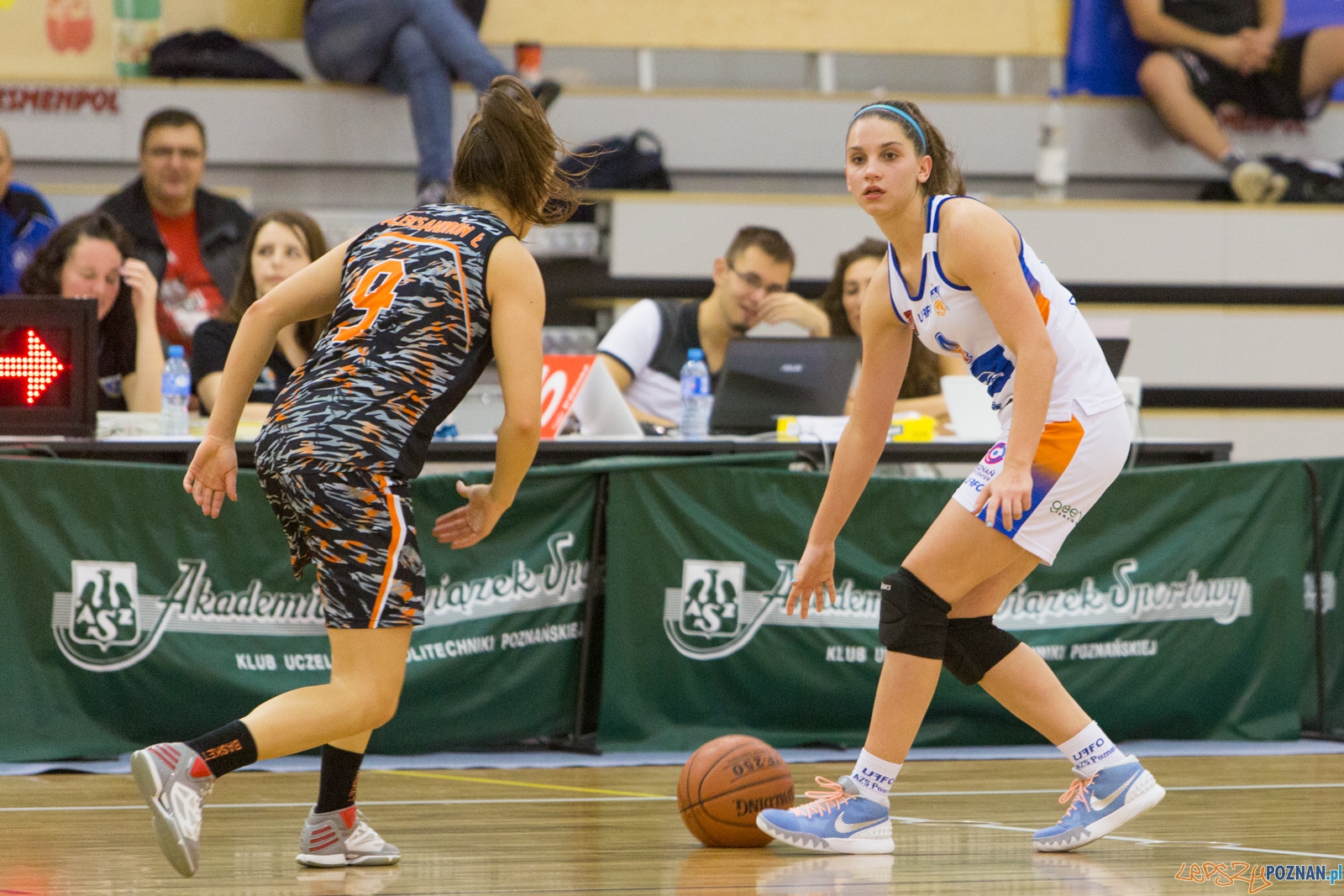 ENEA AZS Poznań - UKS Basket SMS Aleksandrów Łódzki Foto: lepszyPOZNAN.pl / Piotr Rychter ENEA AZS Poznań - UKS Basket SMS Aleksandrów Łódzki Foto: lepszyPOZNAN.pl / Piotr Rychter