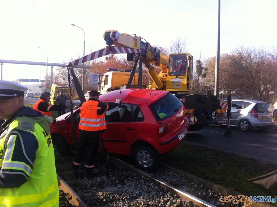 Samochód na torach Foto: Pomoc Drogowa EuroHol Poznań Samochód na torach Foto: Pomoc Drogowa EuroHol Poznań