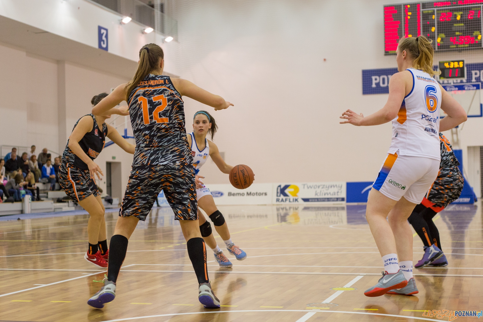 ENEA AZS Poznań - UKS Basket SMS Aleksandrów Łódzki Foto: lepszyPOZNAN.pl / Piotr Rychter ENEA AZS Poznań - UKS Basket SMS Aleksandrów Łódzki Foto: lepszyPOZNAN.pl / Piotr Rychter