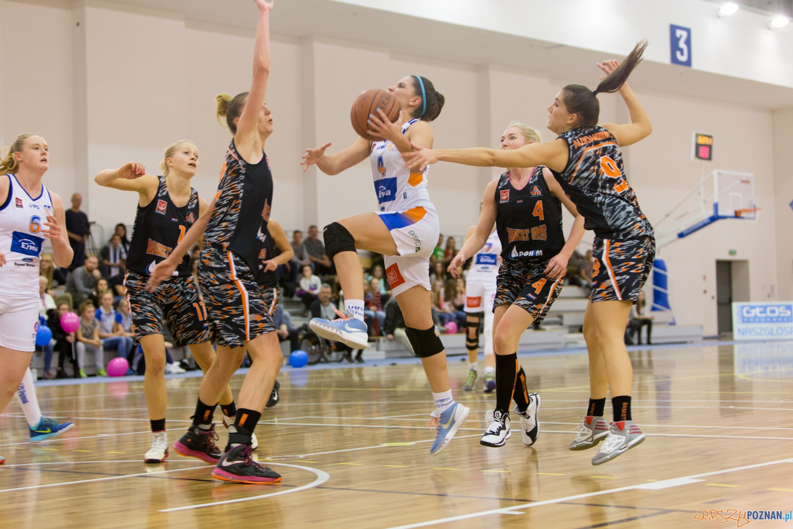 ENEA AZS Poznań - UKS Basket SMS Aleksandrów Łódzki Foto: lepszyPOZNAN.pl / Piotr Rychter ENEA AZS Poznań - UKS Basket SMS Aleksandrów Łódzki Foto: lepszyPOZNAN.pl / Piotr Rychter