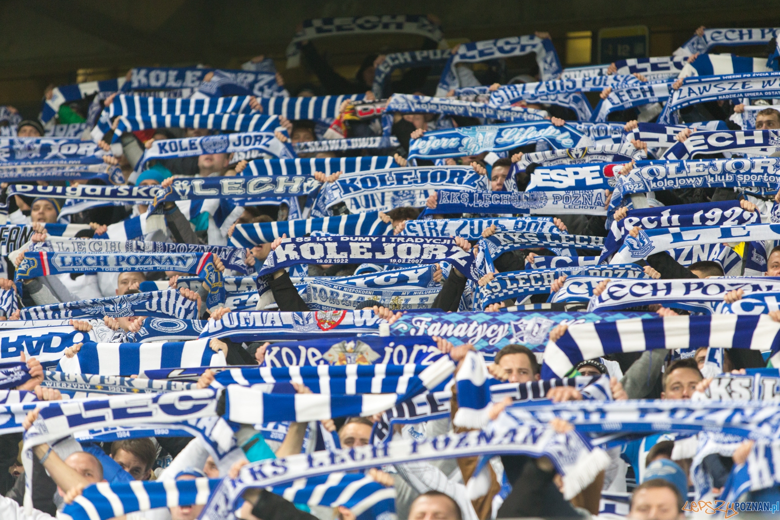 Liga Europy - KKS Lech Poznań - ACF Fiorentina (najlepsi kibice Foto: lepszyPOZNAN.pl / Piotr Rychter Liga Europy - KKS Lech Poznań - ACF Fiorentina (najlepsi kibice Foto: lepszyPOZNAN.pl / Piotr Rychter