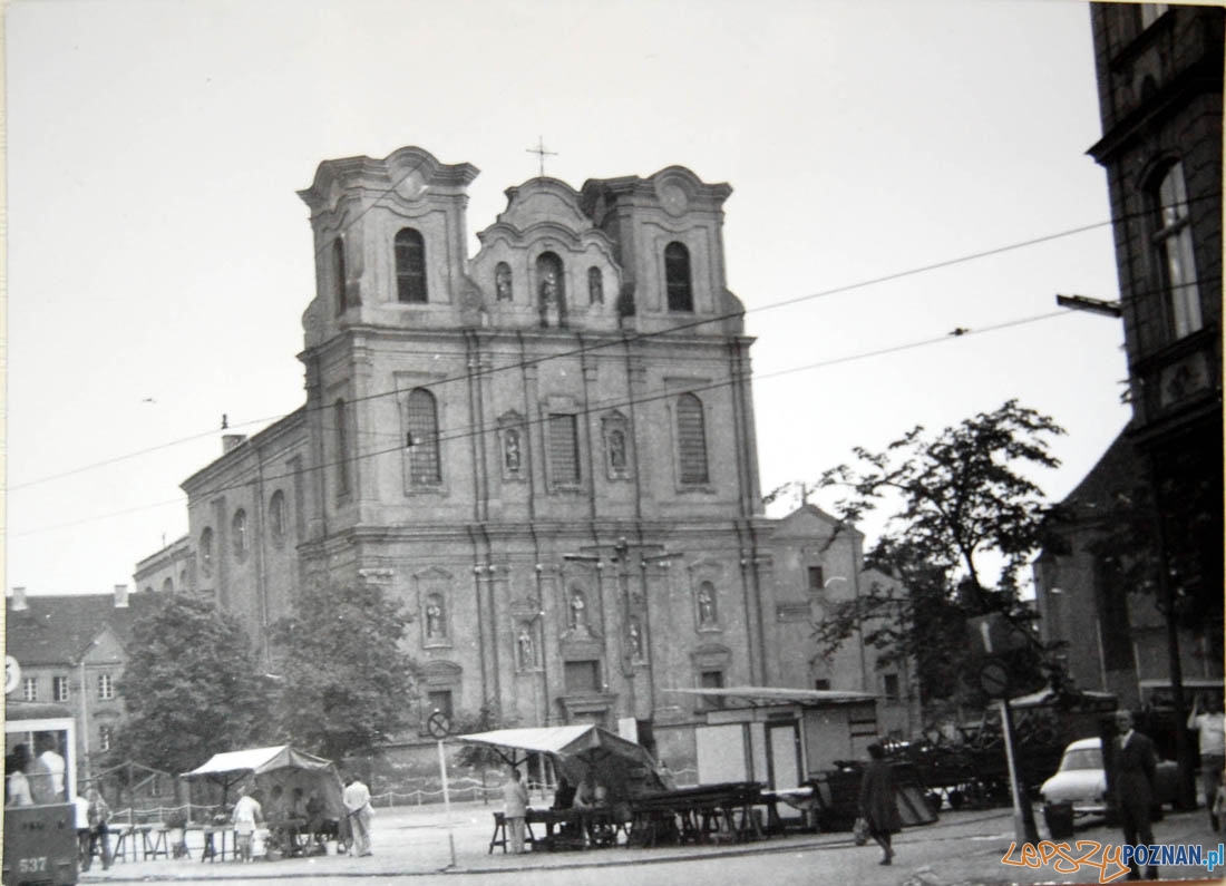 Plac Bernardyński 1974 - Kościół Franciszkanów  Foto: 