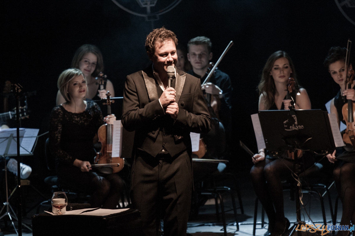 Andrzej Piaseczny (23.11.2015) Teatr Wielki, Poznań Foto: © lepszyPOZNAN.pl / Karolina Kiraga Andrzej Piaseczny (23.11.2015) Teatr Wielki, Poznań Foto: © lepszyPOZNAN.pl / Karolina Kiraga