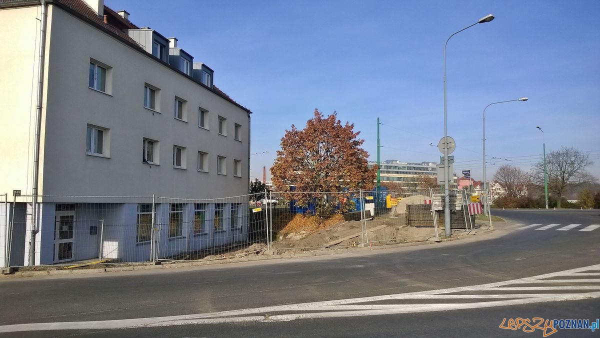 Prace przy Bibliotece Foto: Rada Osiedla Stare Miasto Prace przy Bibliotece Foto: Rada Osiedla Stare Miasto