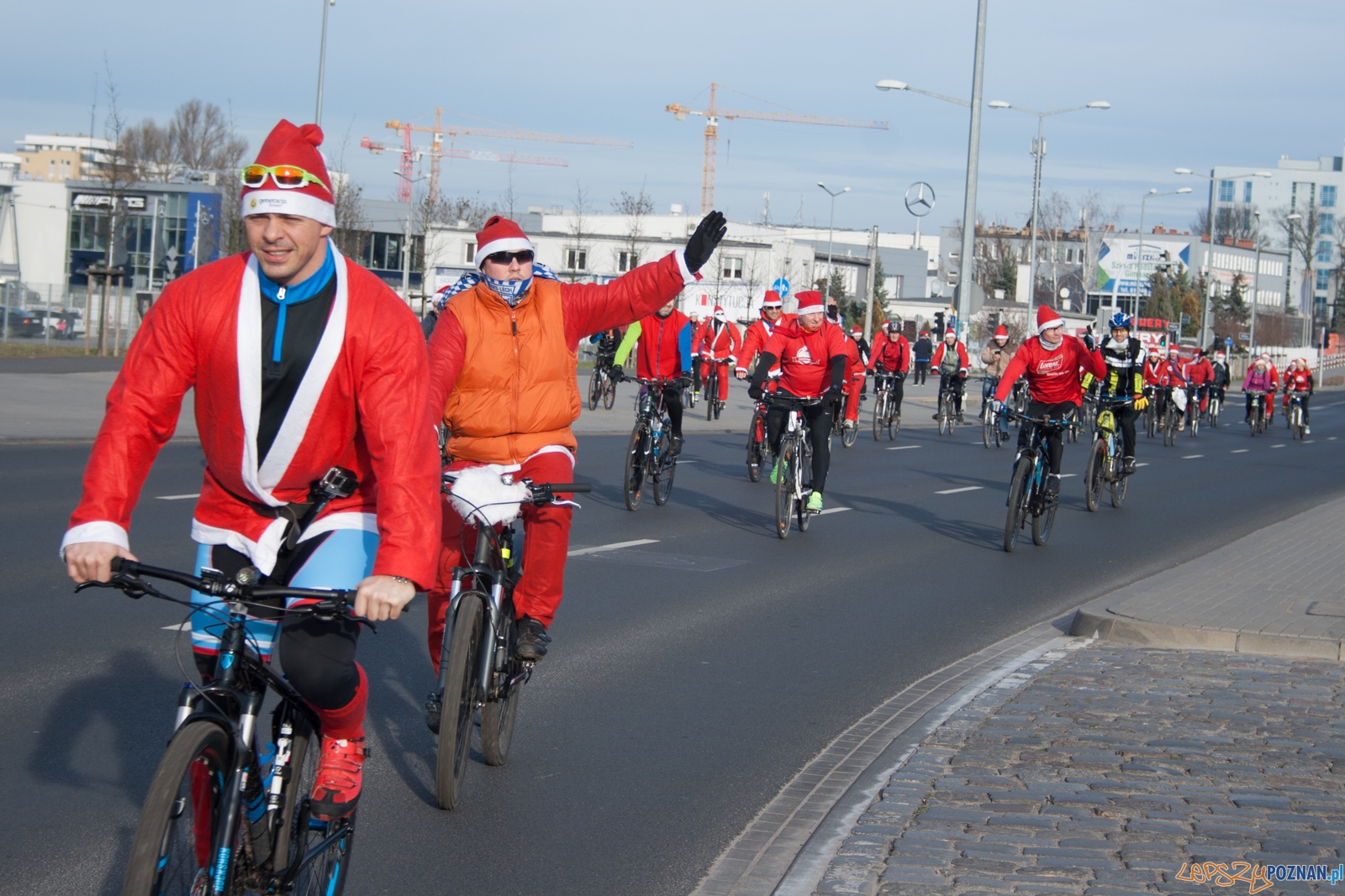 II Rowerowy Przejazd Mikołajów (27.12.2015) Foto: © lepszyPOZNAN.pl / Karolina Kiraga II Rowerowy Przejazd Mikołajów (27.12.2015) Foto: © lepszyPOZNAN.pl / Karolina Kiraga