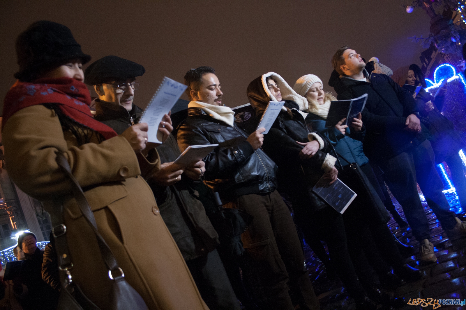 Jedna kolęda w wielu językach - Cicha Noc (17.12.2015) Foto: © lepszyPOZNAN.pl / Karolina Kiraga Jedna kolęda w wielu językach - Cicha Noc (17.12.2015) Foto: © lepszyPOZNAN.pl / Karolina Kiraga