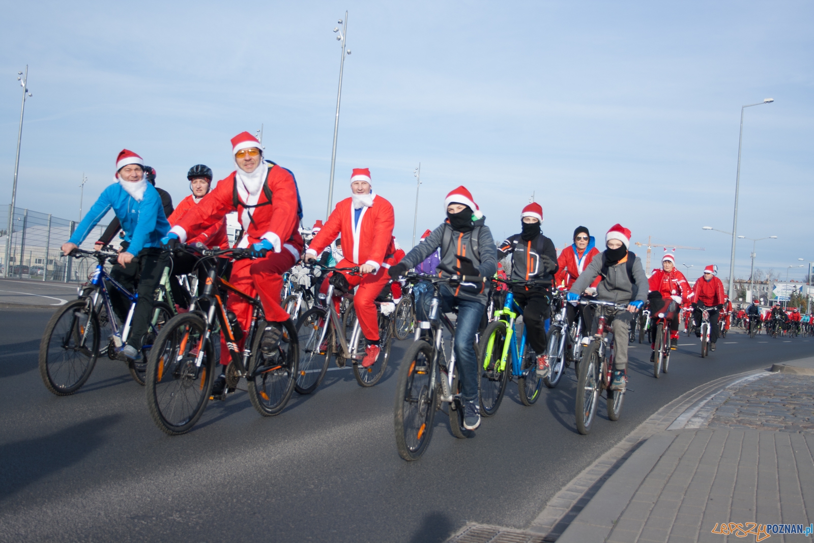 II Rowerowy Przejazd Mikołajów (27.12.2015) Foto: © lepszyPOZNAN.pl / Karolina Kiraga II Rowerowy Przejazd Mikołajów (27.12.2015) Foto: © lepszyPOZNAN.pl / Karolina Kiraga
