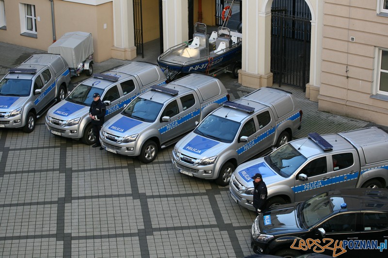 Nowe samochody szkiełów już na służbie Foto: KWP w Poznaniu Nowe samochody szkiełów już na służbie Foto: KWP w Poznaniu