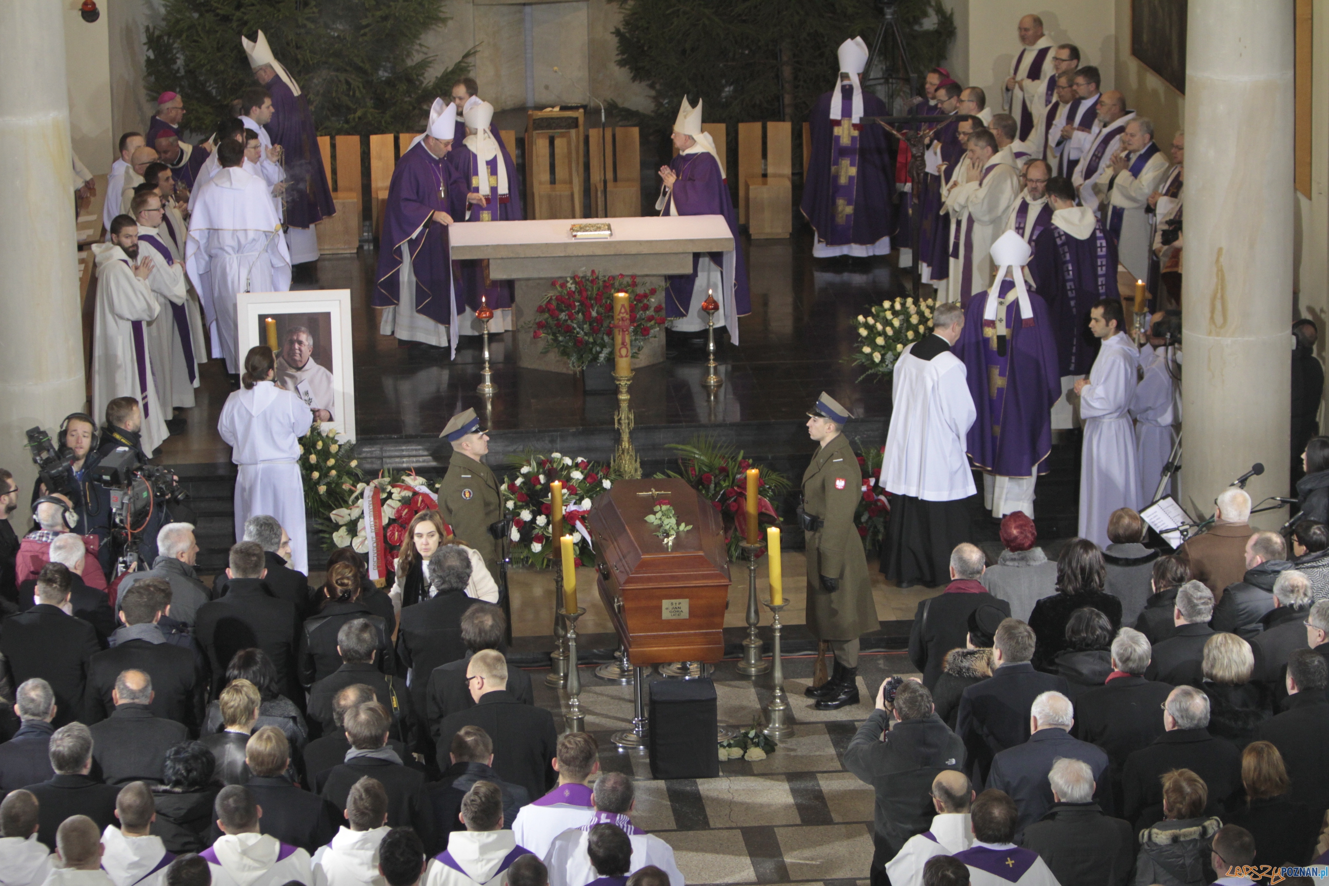 Pożegnanie Ojca Jana Foto: LepszyPOZNAN.pl / Pawel Rychter Pożegnanie Ojca Jana Foto: LepszyPOZNAN.pl / Pawel Rychter