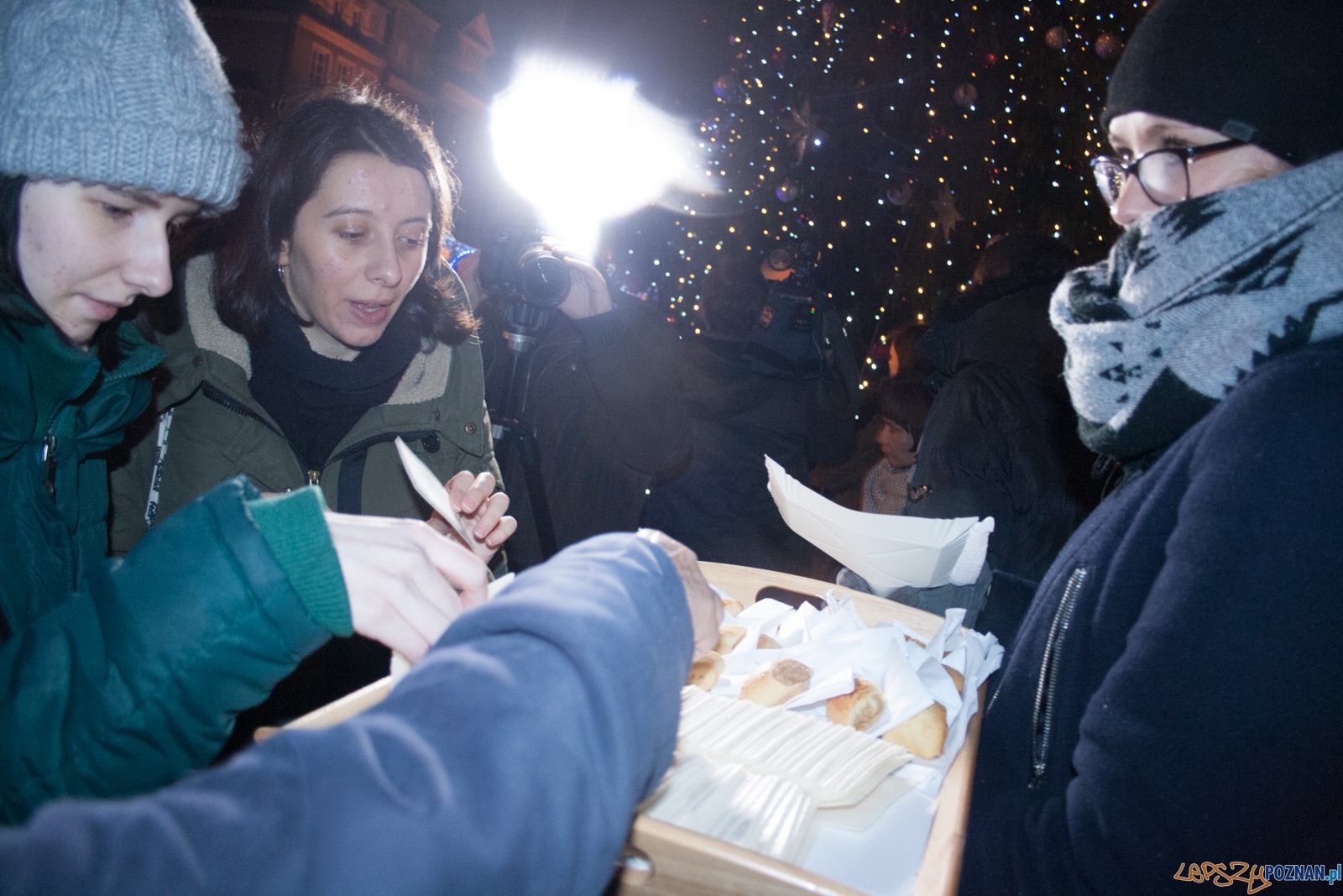 Jedna kolęda w wielu językach - Cicha Noc (17.12.2015) Foto: © lepszyPOZNAN.pl / Karolina Kiraga Jedna kolęda w wielu językach - Cicha Noc (17.12.2015) Foto: © lepszyPOZNAN.pl / Karolina Kiraga