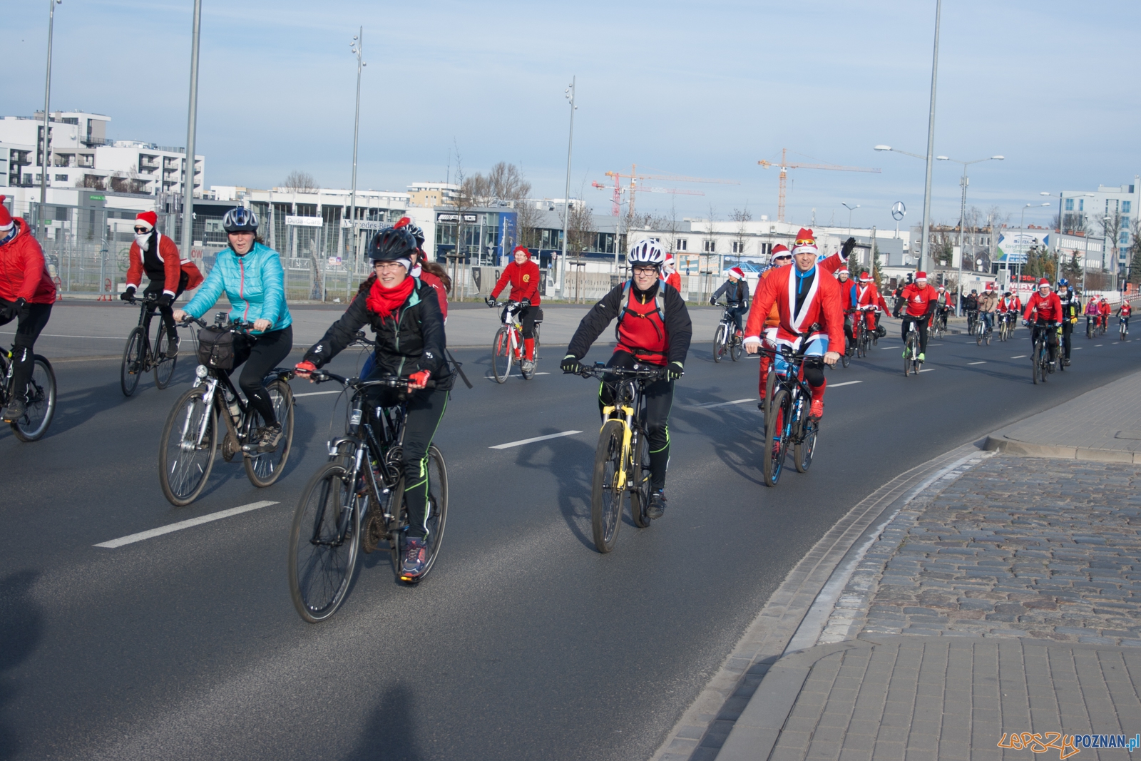 II Rowerowy Przejazd Mikołajów (27.12.2015) Foto: © lepszyPOZNAN.pl / Karolina Kiraga II Rowerowy Przejazd Mikołajów (27.12.2015) Foto: © lepszyPOZNAN.pl / Karolina Kiraga