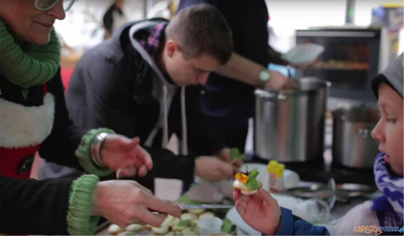 Dzielmy sie radoscia Foto: Dzielmy sie radoscia Foto: