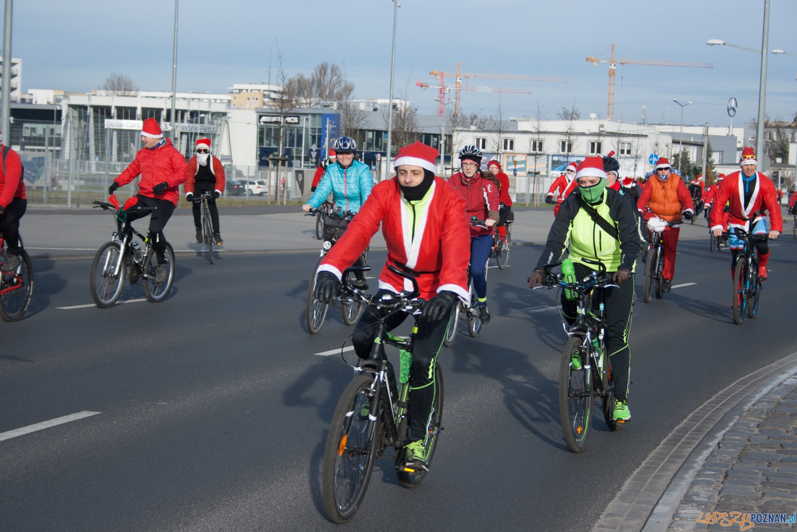 II Rowerowy Przejazd Mikołajów (27.12.2015) Foto: © lepszyPOZNAN.pl / Karolina Kiraga II Rowerowy Przejazd Mikołajów (27.12.2015) Foto: © lepszyPOZNAN.pl / Karolina Kiraga