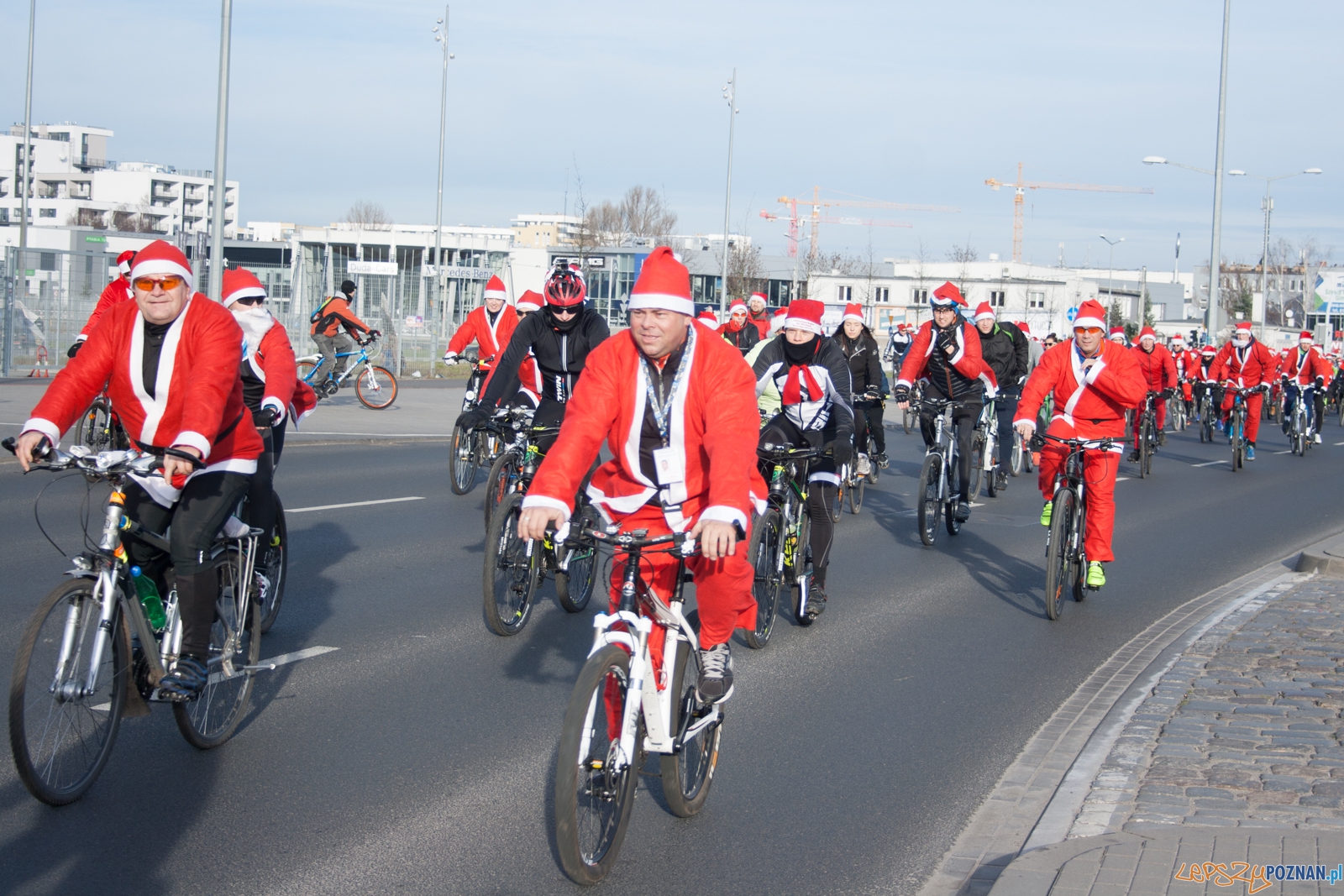 II Rowerowy Przejazd Mikołajów (27.12.2015) Foto: © lepszyPOZNAN.pl / Karolina Kiraga II Rowerowy Przejazd Mikołajów (27.12.2015) Foto: © lepszyPOZNAN.pl / Karolina Kiraga