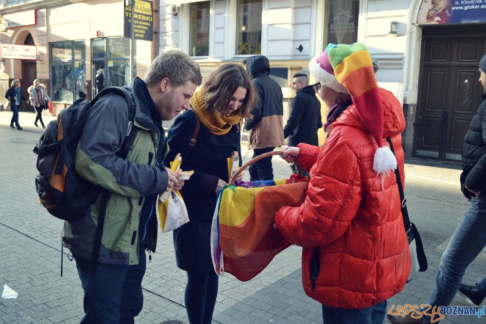 Tęczowych Świąt życzyli aktywiści Grupy Stonewall Foto: materiały prasowe Tęczowych Świąt życzyli aktywiści Grupy Stonewall Foto: materiały prasowe