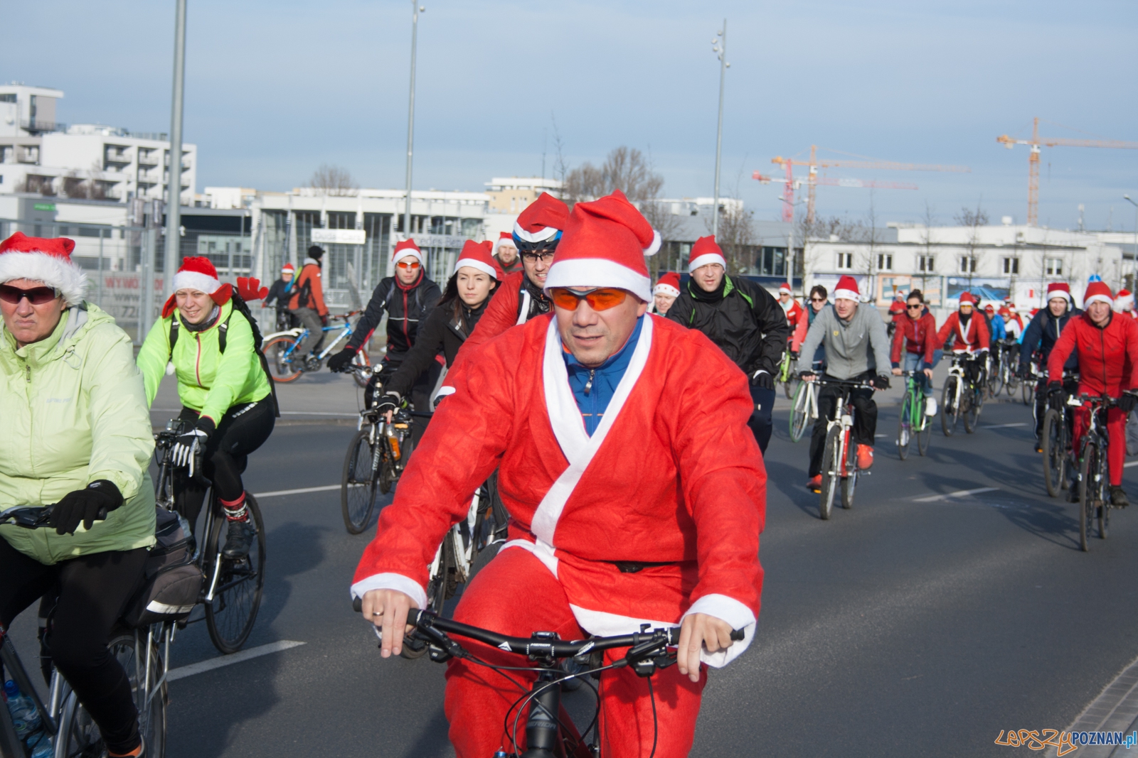 II Rowerowy Przejazd Mikołajów (27.12.2015) Foto: © lepszyPOZNAN.pl / Karolina Kiraga II Rowerowy Przejazd Mikołajów (27.12.2015) Foto: © lepszyPOZNAN.pl / Karolina Kiraga