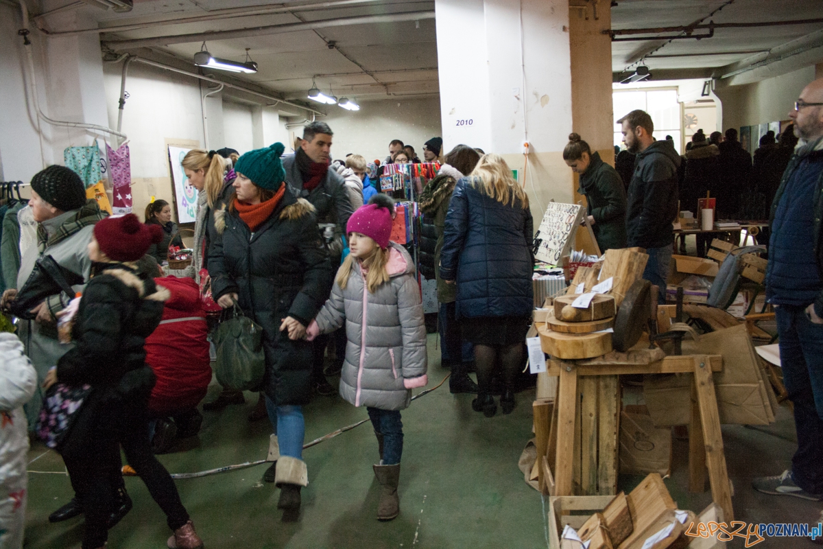 Świąteczny Market Jeżyce (12.12.2015) Foto: © lepszyPOZNAN.pl / Karolina Kiraga Świąteczny Market Jeżyce (12.12.2015) Foto: © lepszyPOZNAN.pl / Karolina Kiraga