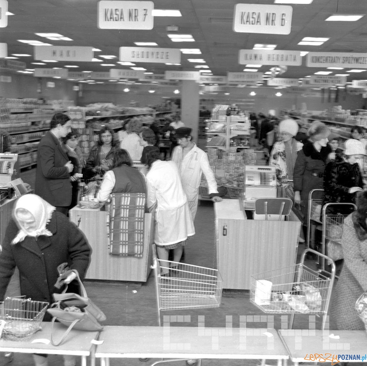 Sam na Ratajach - 1976 Foto: Stanisław Wiktor / Cyryl Sam na Ratajach - 1976 Foto: Stanisław Wiktor / Cyryl