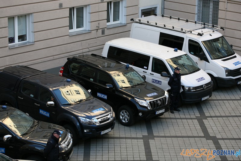 Nowe samochody szkiełów już na służbie Foto: KWP w Poznaniu Nowe samochody szkiełów już na służbie Foto: KWP w Poznaniu