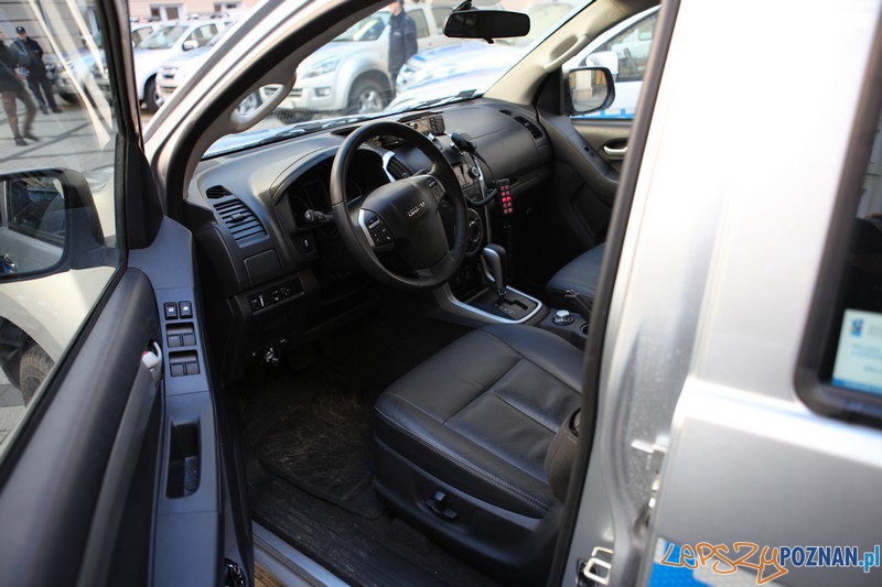 Nowe samochody szkiełów już na służbie Foto: KWP w Poznaniu Nowe samochody szkiełów już na służbie Foto: KWP w Poznaniu