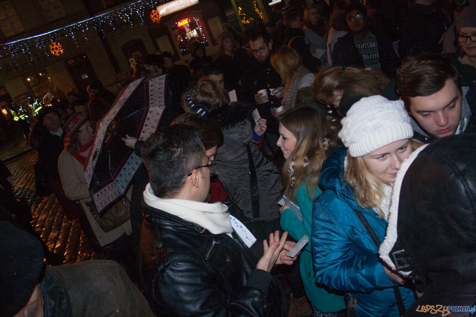 Jedna kolęda w wielu językach - Cicha Noc (17.12.2015) Foto: © lepszyPOZNAN.pl / Karolina Kiraga Jedna kolęda w wielu językach - Cicha Noc (17.12.2015) Foto: © lepszyPOZNAN.pl / Karolina Kiraga