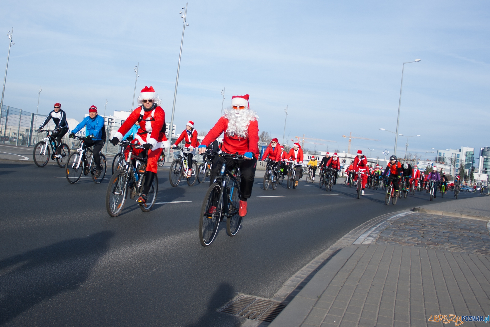 II Rowerowy Przejazd Mikołajów (27.12.2015) Foto: © lepszyPOZNAN.pl / Karolina Kiraga II Rowerowy Przejazd Mikołajów (27.12.2015) Foto: © lepszyPOZNAN.pl / Karolina Kiraga