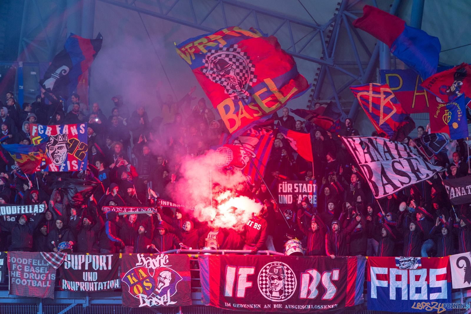 Liga Europy - Lech Poznań - FC Basel (najlepsi kibice na świec Foto: lepszyPOZNAN.pl / Piotr Rychter Liga Europy - Lech Poznań - FC Basel (najlepsi kibice na świec Foto: lepszyPOZNAN.pl / Piotr Rychter