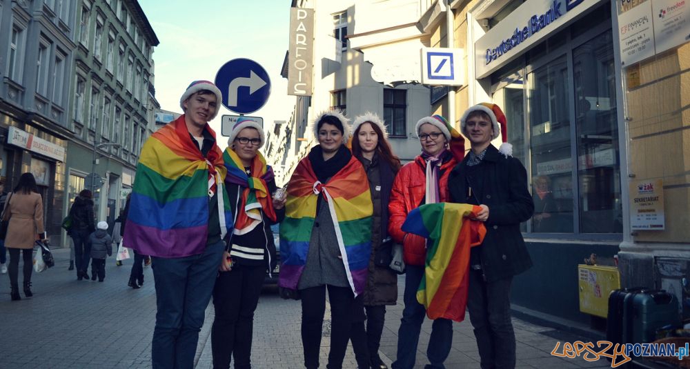 Tęczowych Świąt życzyli aktywiści Grupy Stonewall Foto: materiały prasowe Tęczowych Świąt życzyli aktywiści Grupy Stonewall Foto: materiały prasowe