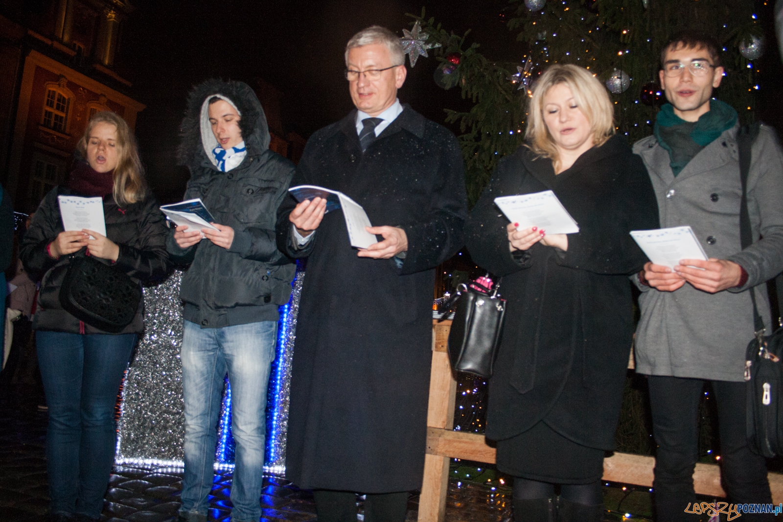 Jedna kolęda w wielu językach - Cicha Noc (17.12.2015) Foto: © lepszyPOZNAN.pl / Karolina Kiraga Jedna kolęda w wielu językach - Cicha Noc (17.12.2015) Foto: © lepszyPOZNAN.pl / Karolina Kiraga