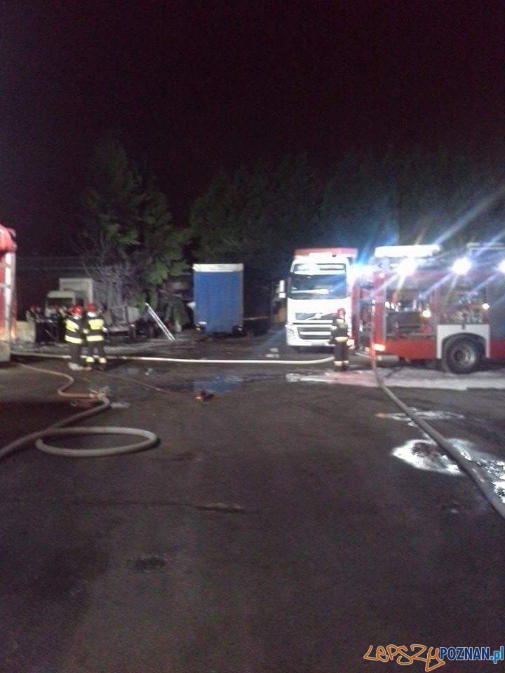 Spłonęły samochody Foto: OSP Luboń Spłonęły samochody Foto: OSP Luboń