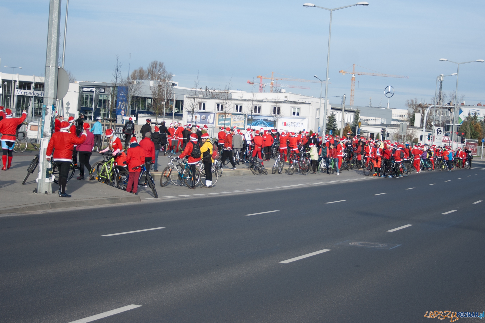 II Rowerowy Przejazd Mikołajów (27.12.2015) Foto: © lepszyPOZNAN.pl / Karolina Kiraga II Rowerowy Przejazd Mikołajów (27.12.2015) Foto: © lepszyPOZNAN.pl / Karolina Kiraga