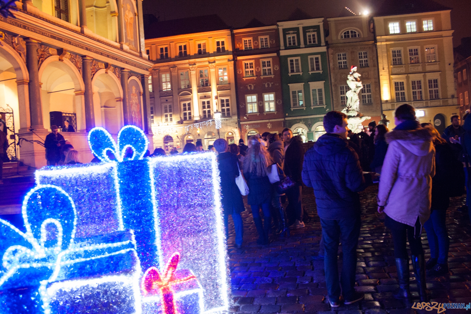 Jedna kolęda w wielu językach - Cicha Noc (17.12.2015) Foto: © lepszyPOZNAN.pl / Karolina Kiraga Jedna kolęda w wielu językach - Cicha Noc (17.12.2015) Foto: © lepszyPOZNAN.pl / Karolina Kiraga