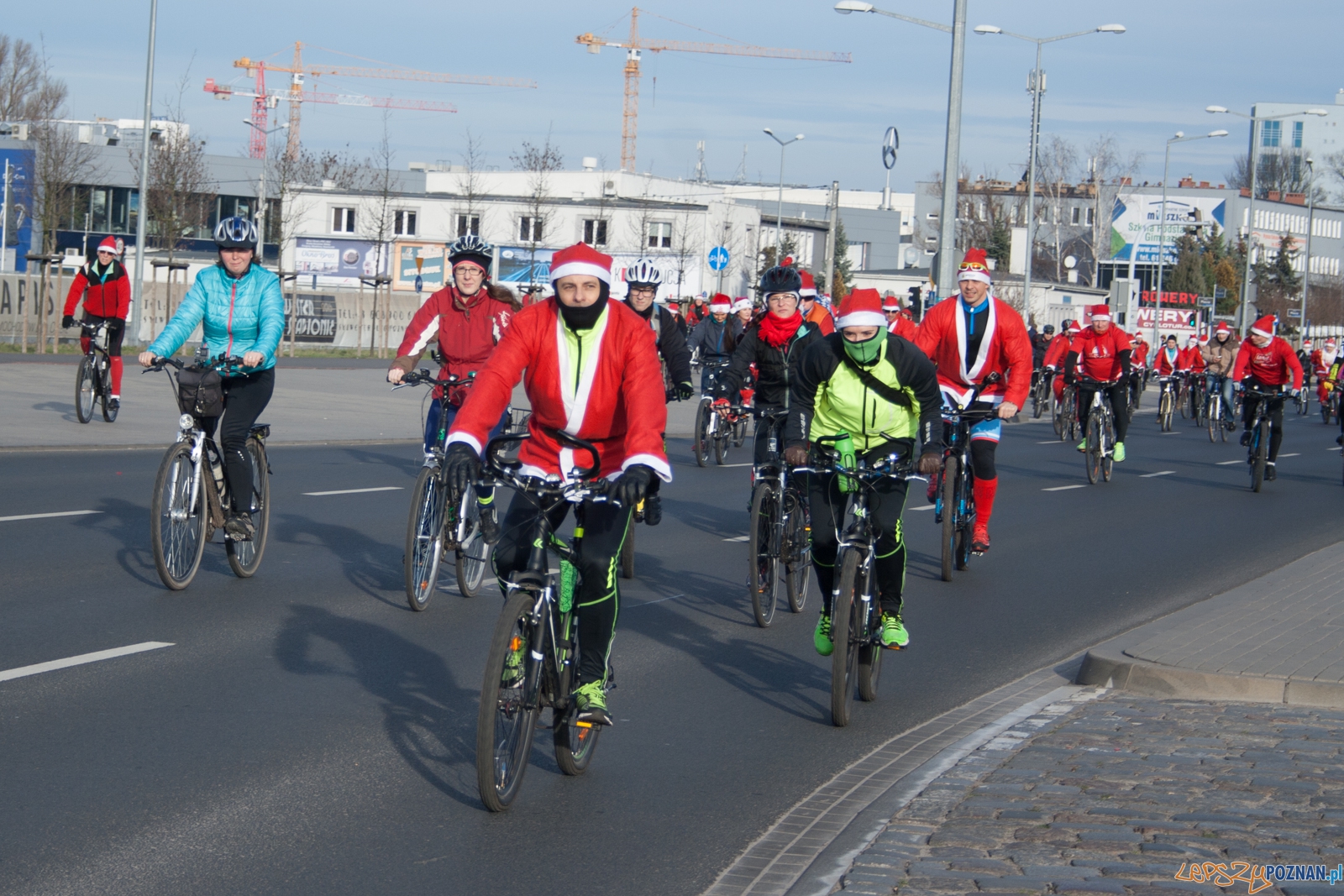 II Rowerowy Przejazd Mikołajów (27.12.2015) Foto: © lepszyPOZNAN.pl / Karolina Kiraga II Rowerowy Przejazd Mikołajów (27.12.2015) Foto: © lepszyPOZNAN.pl / Karolina Kiraga