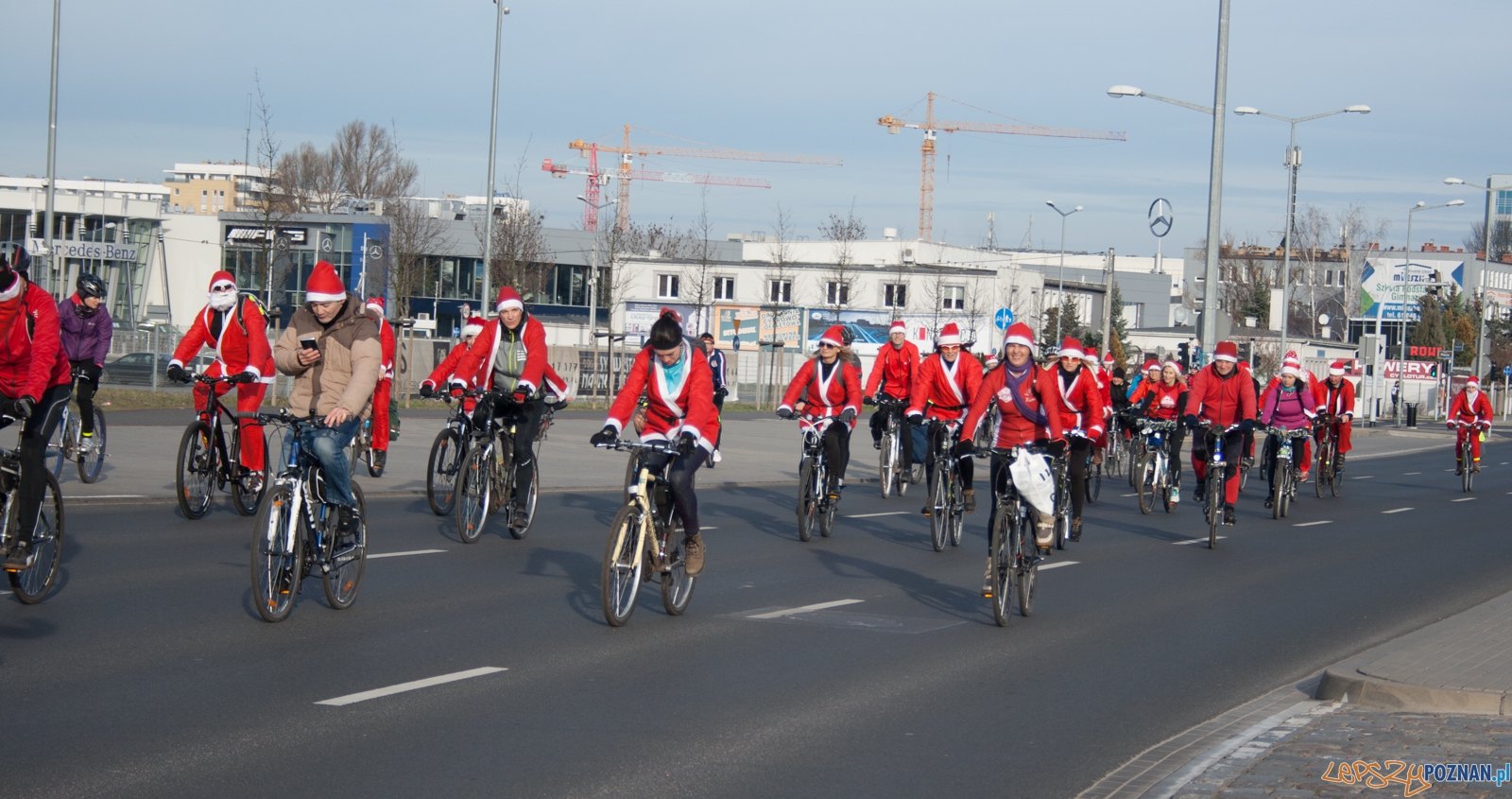 II Rowerowy Przejazd Mikołajów (27.12.2015) Foto: © lepszyPOZNAN.pl / Karolina Kiraga II Rowerowy Przejazd Mikołajów (27.12.2015) Foto: © lepszyPOZNAN.pl / Karolina Kiraga