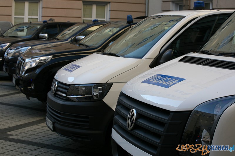 Nowe samochody szkiełów już na służbie Foto: KWP w Poznaniu Nowe samochody szkiełów już na służbie Foto: KWP w Poznaniu