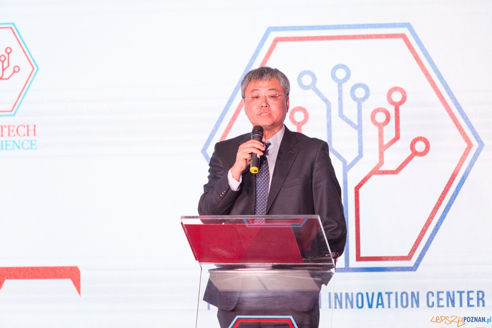 Centrum Innowacji PCSS - Huawei Foto: lepszyPOZNAN.pl / Piotr Rychter Centrum Innowacji PCSS - Huawei Foto: lepszyPOZNAN.pl / Piotr Rychter