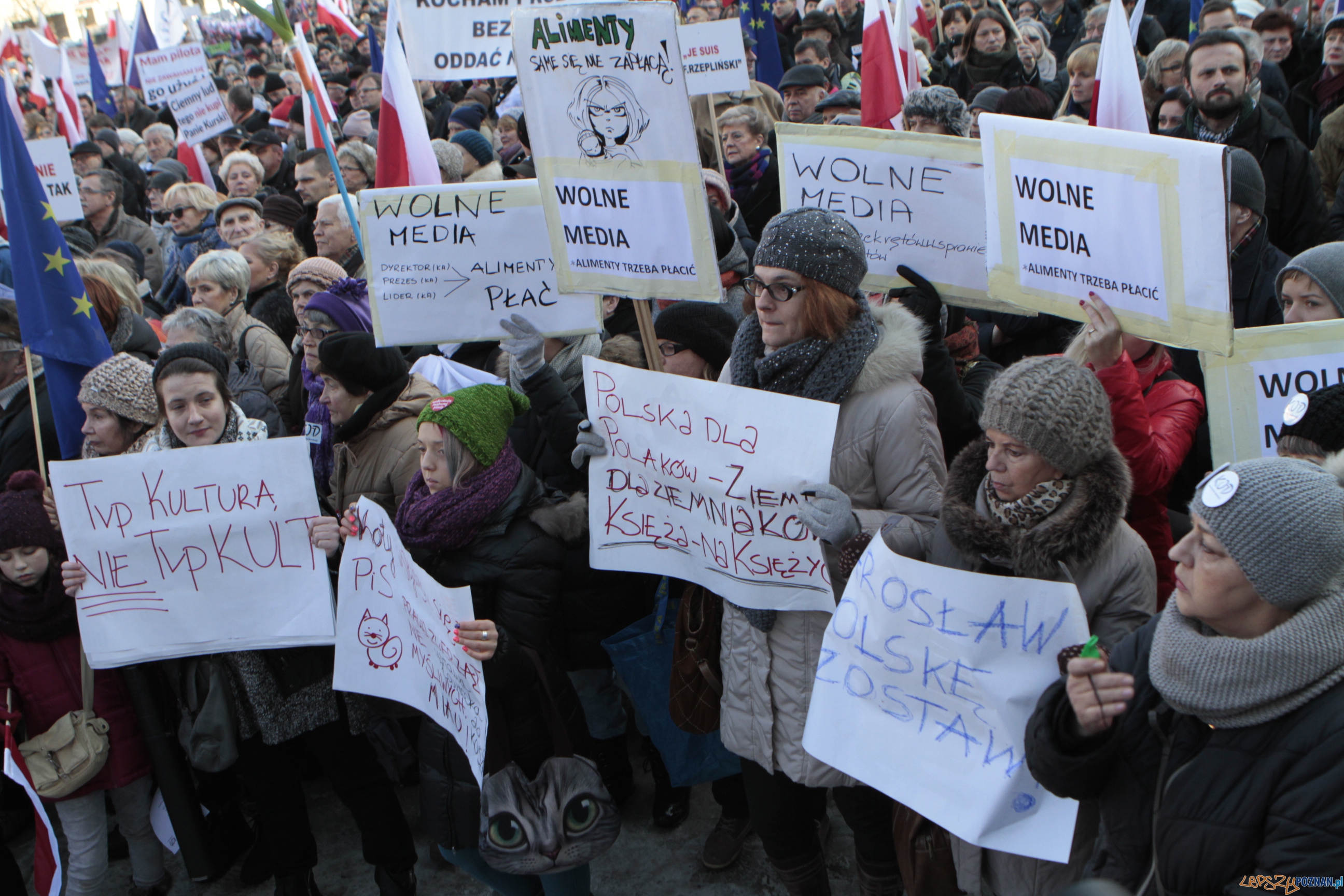 Szybka migawka - protest w obronie mediów Foto: LepszyPOZNAN.pl / Pawel Rychter Szybka migawka - protest w obronie mediów Foto: LepszyPOZNAN.pl / Pawel Rychter