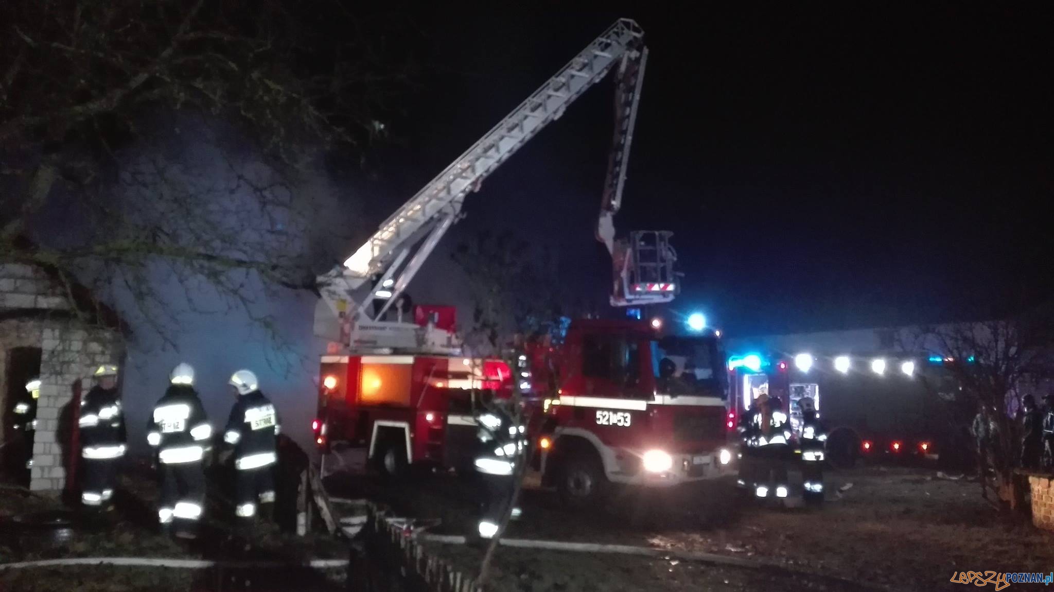 Poranny pożar domu Foto: OSP Skoki / T. Przykucki, K. Wontroba Poranny pożar domu Foto: OSP Skoki / T. Przykucki, K. Wontroba