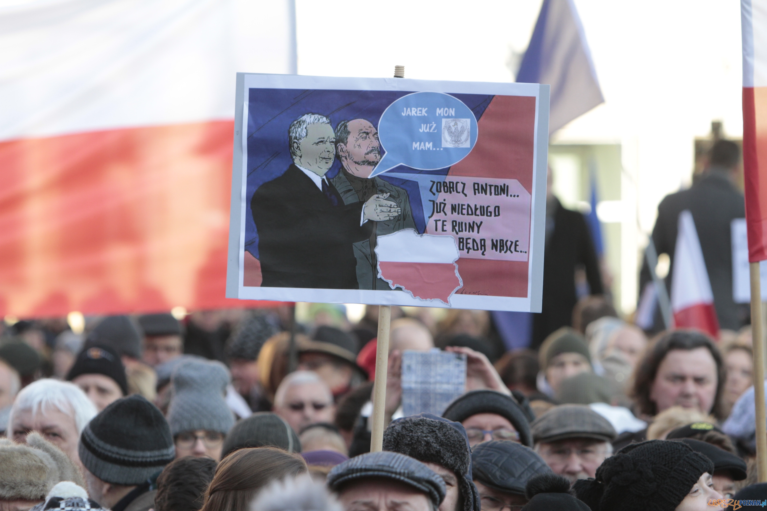 Szybka migawka - protest w obronie mediów Foto: LepszyPOZNAN.pl / Pawel Rychter Szybka migawka - protest w obronie mediów Foto: LepszyPOZNAN.pl / Pawel Rychter