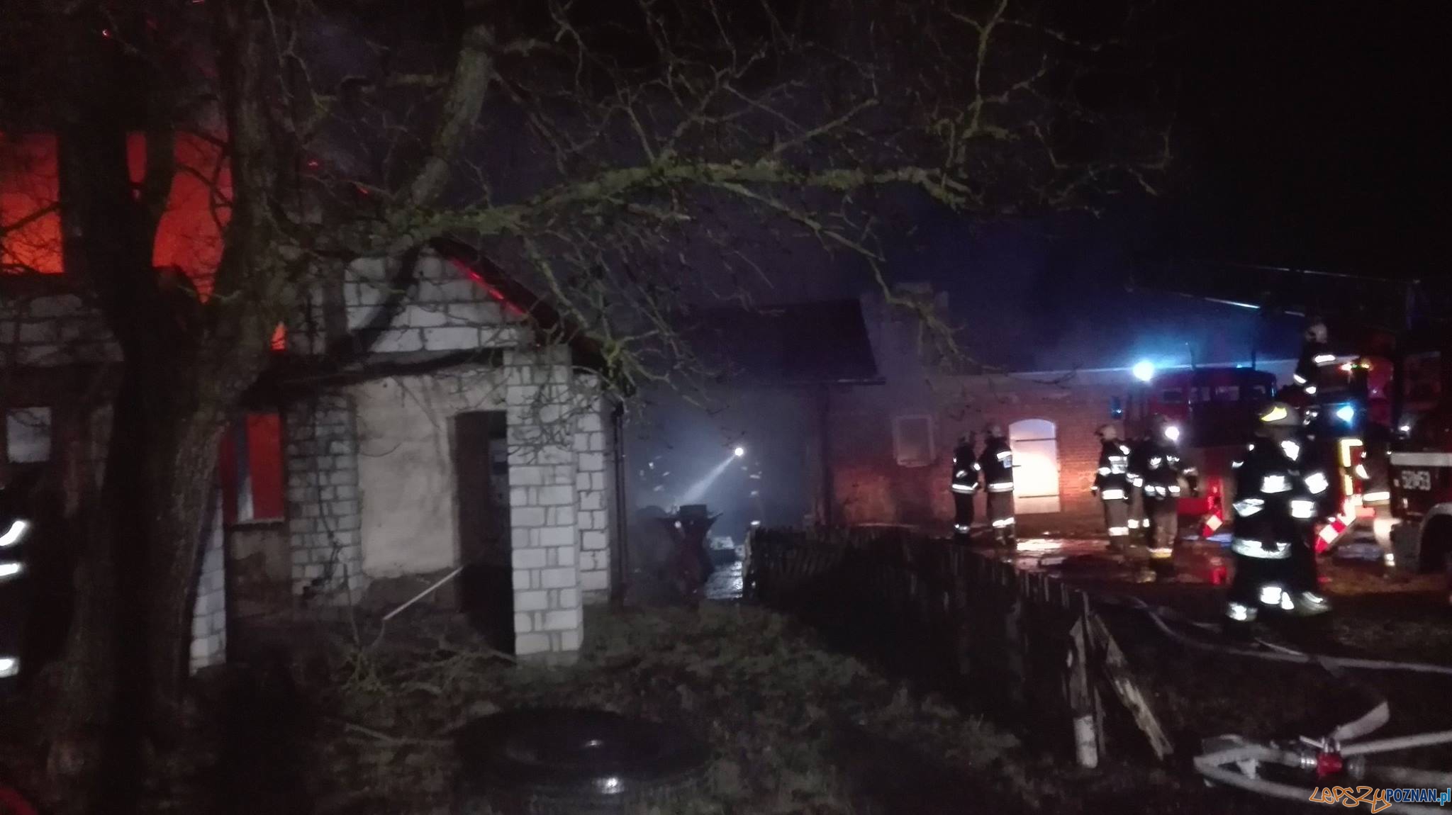 Poranny pożar domu Foto: OSP Skoki / T. Przykucki, K. Wontroba Poranny pożar domu Foto: OSP Skoki / T. Przykucki, K. Wontroba