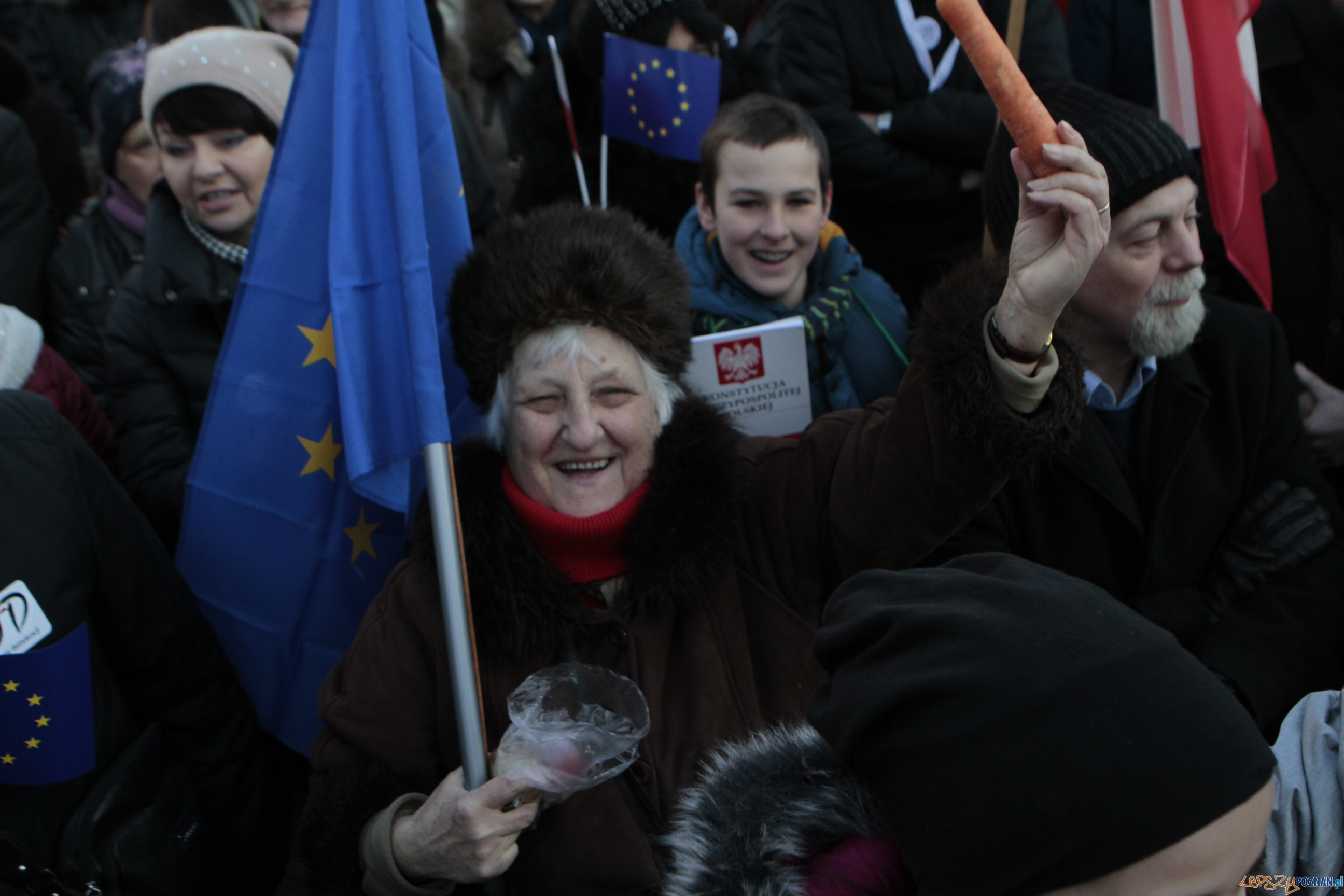 Szybka migawka - protest w obronie mediów Foto: LepszyPOZNAN.pl / Pawel Rychter Szybka migawka - protest w obronie mediów Foto: LepszyPOZNAN.pl / Pawel Rychter