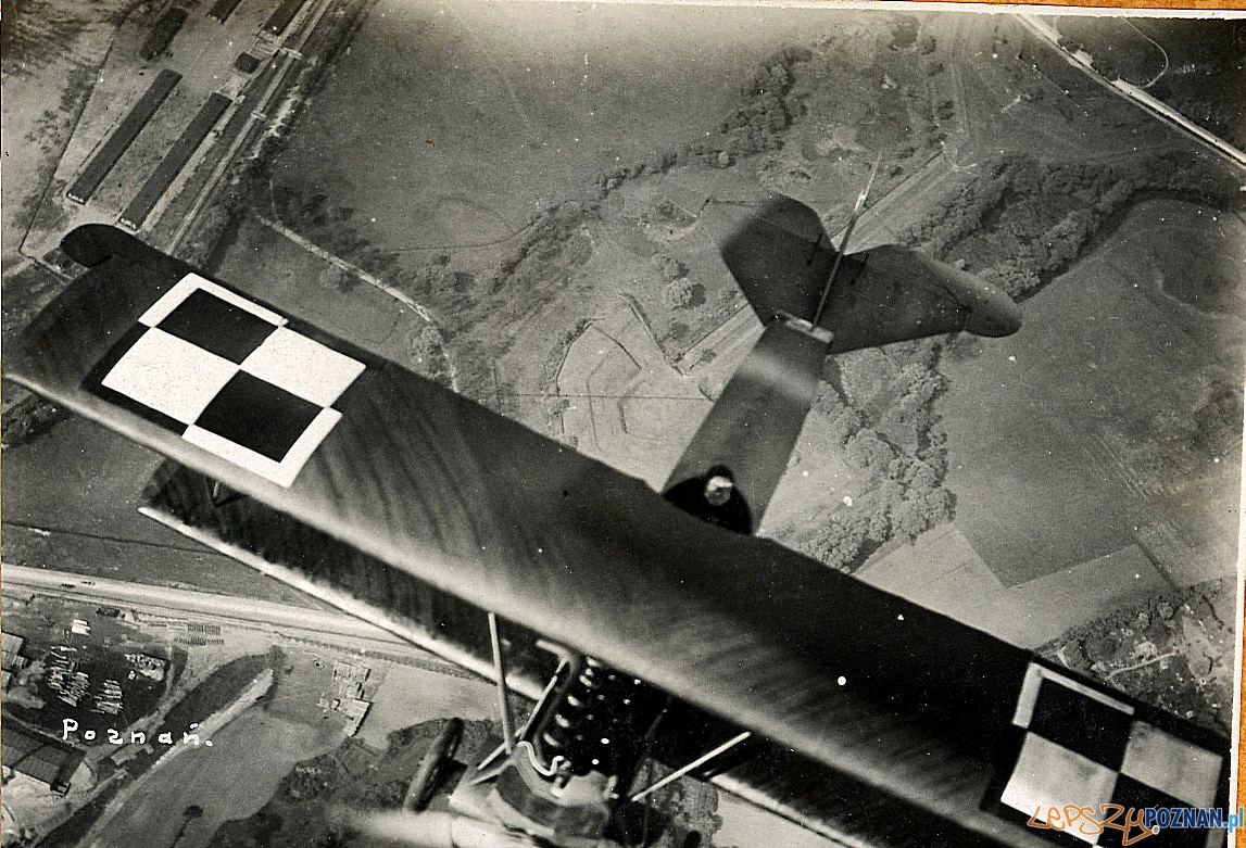 Poznań z samolotu - rok 1920 Foto: Biblioteka Uniwersytecka Poznań z samolotu - rok 1920 Foto: Biblioteka Uniwersytecka